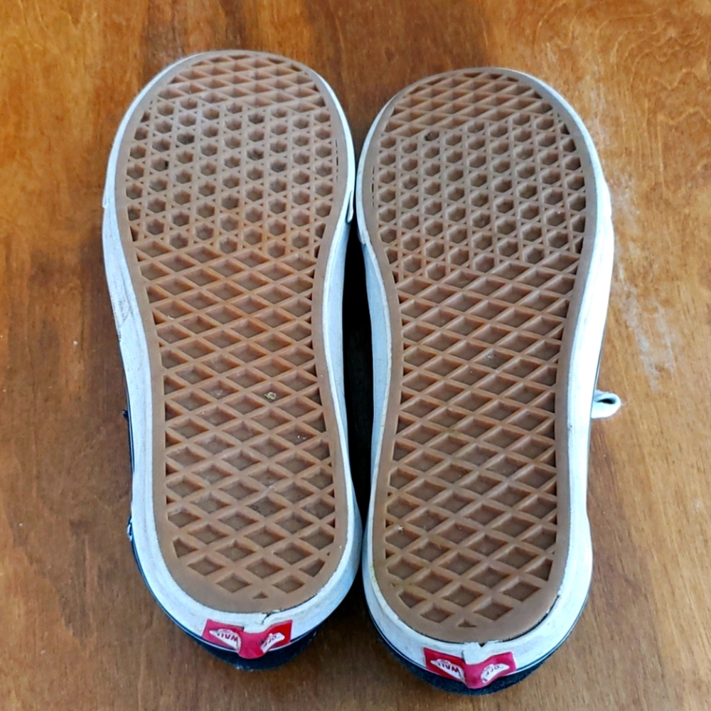 Vans - Picture 6 of 7